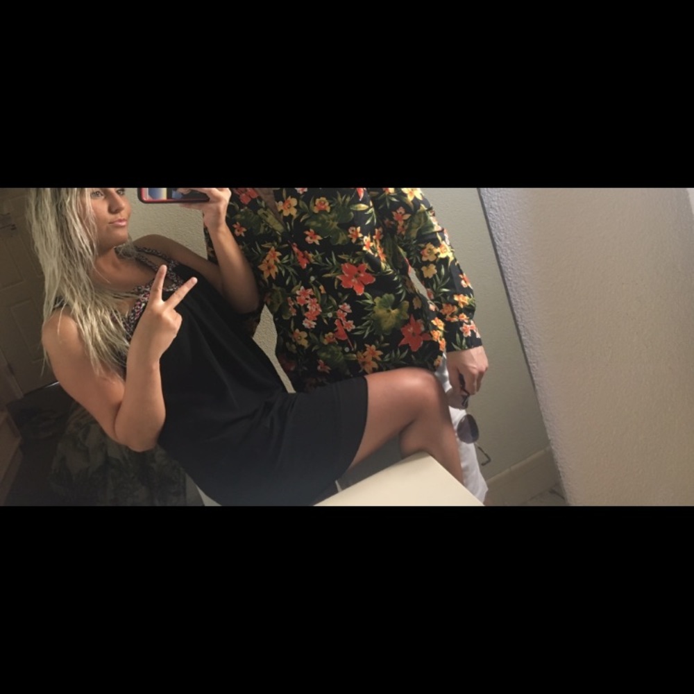Dress - Picture 6 of 6